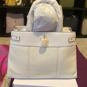 LARGE WHITE MICHAEL KORS PURSE